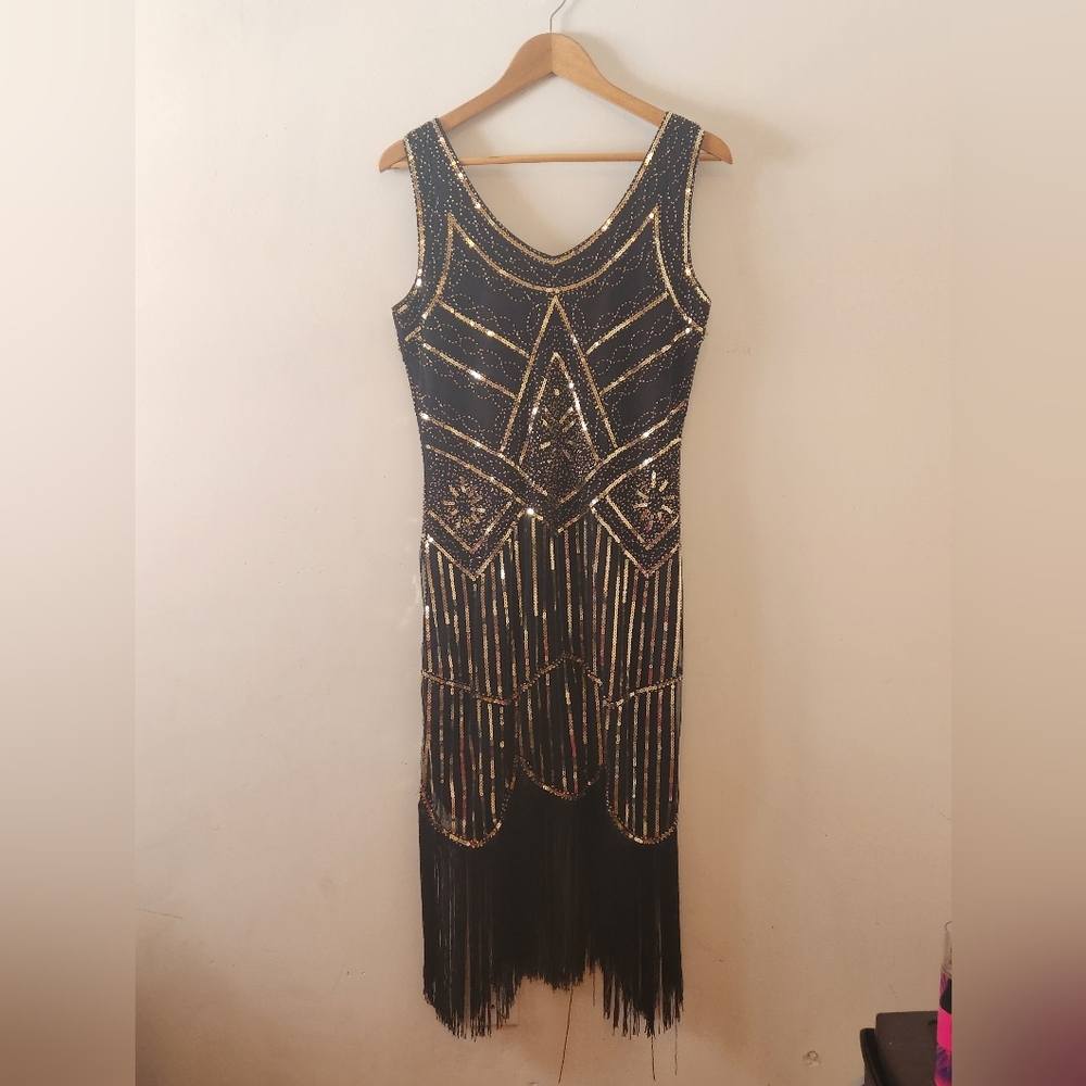 Elegant 1920's Flapper Styled Dress